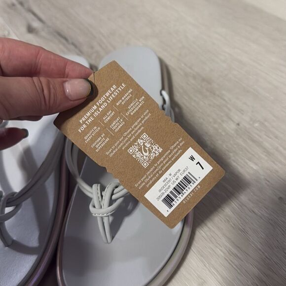 NWT- OLUKAI- Women's Aka Sandals- IRIDESCENT/VAPOR- Size 7 - Picture 5 of 10